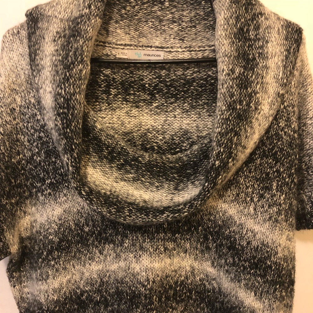 Maurice’s Sweater Size 1 /XL